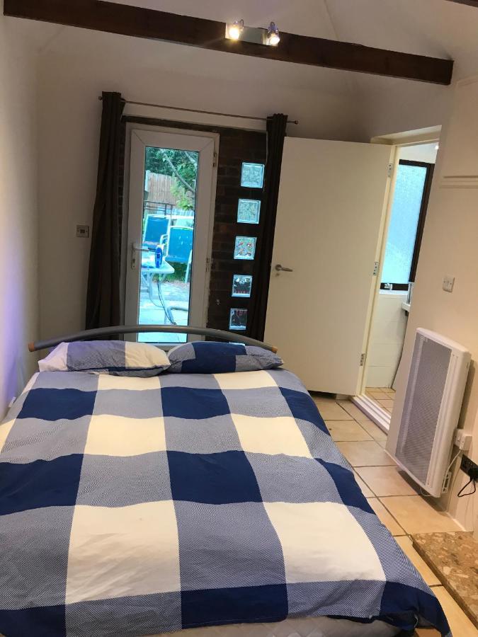 Self Contained Annex Βίλα Μπόρνμουθ Εξωτερικό φωτογραφία
